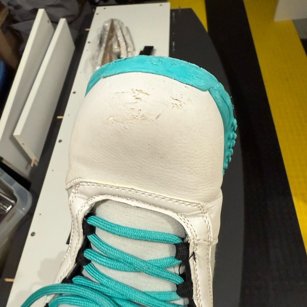 White and Teal Snowboarding Boots - Picture 2 of 12
